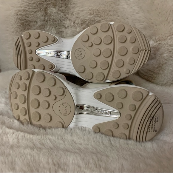 Michael Kors Platform Irma Sandal - Picture 7 of 8